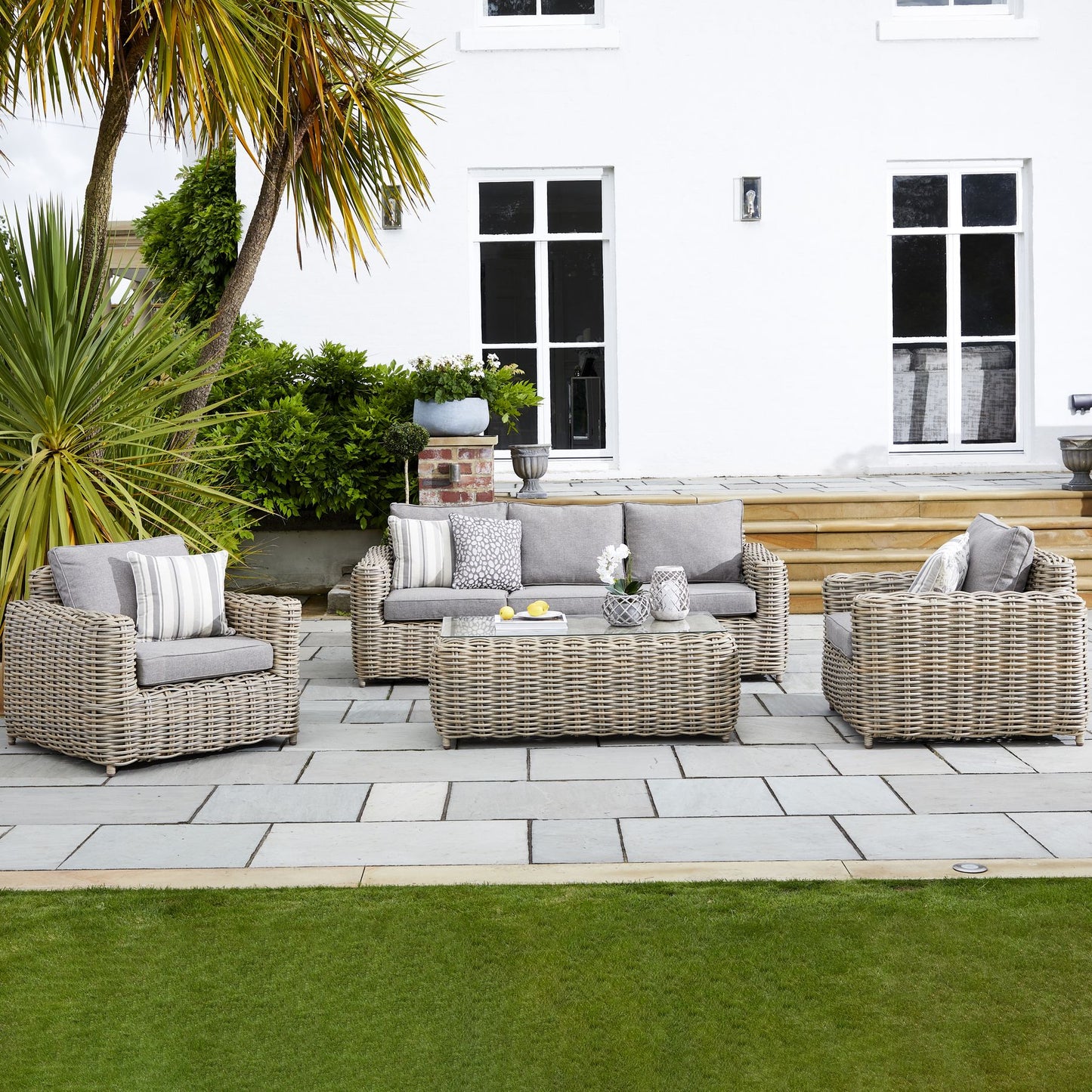 Amalfi Collection Outdoor Five Seater Set (Free gift) - Wood Velvet