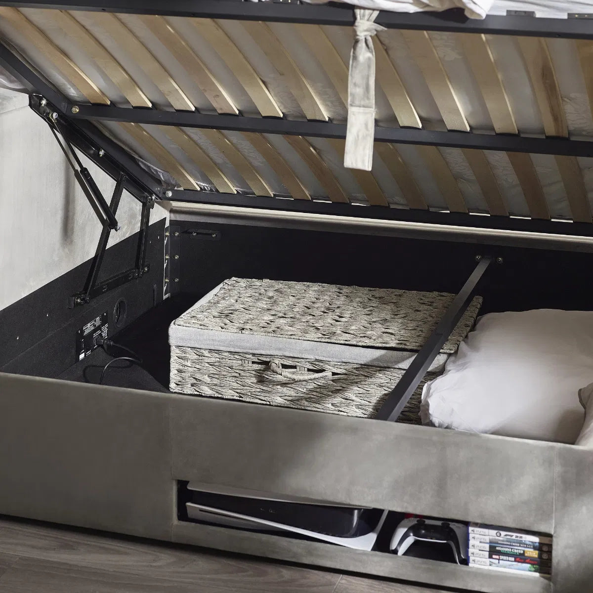 Winged Ottoman Storage TV Bed | Clara | Julian Bowen | - Wood Velvet