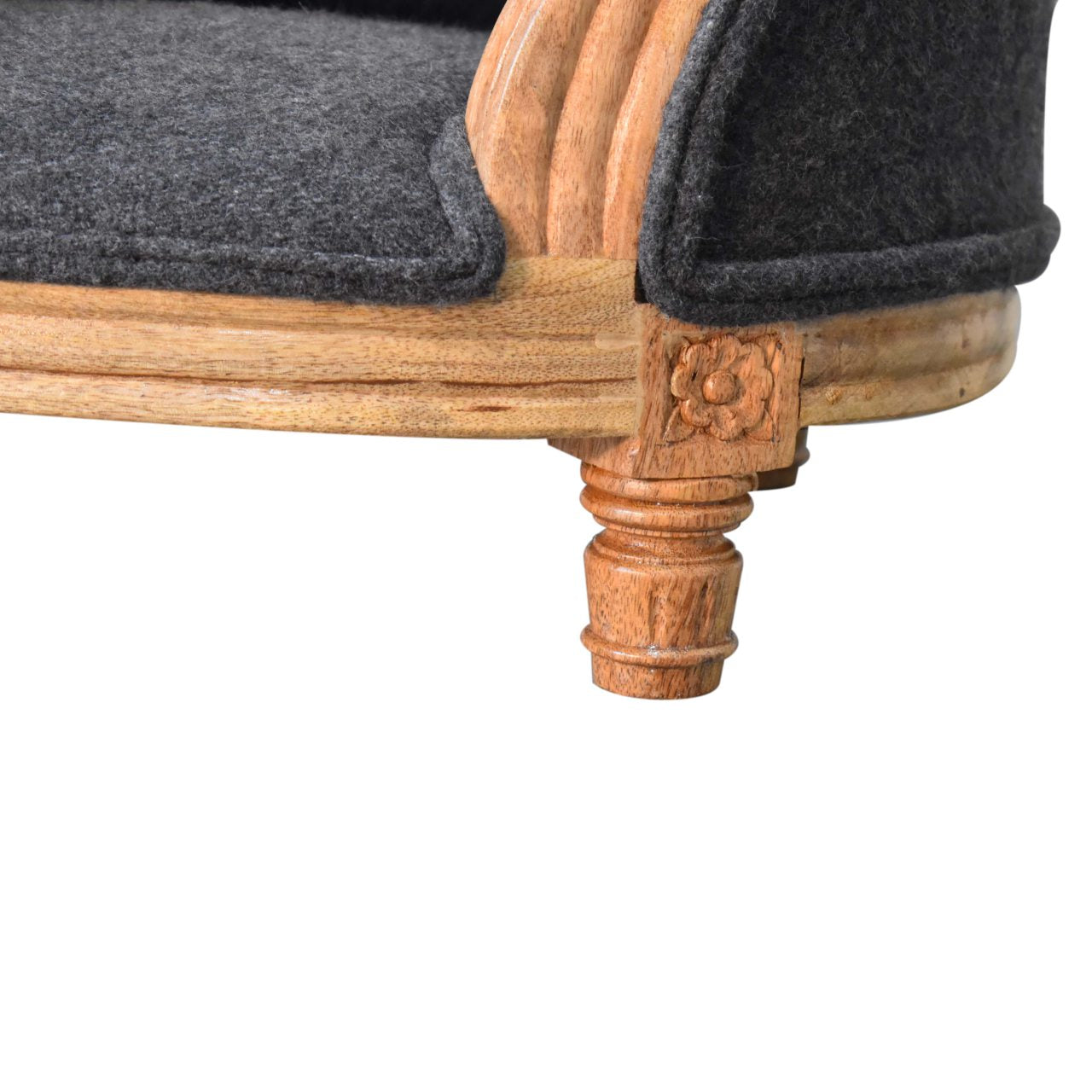 Carved Luxury Tweed Pet Bed - Wood Velvet